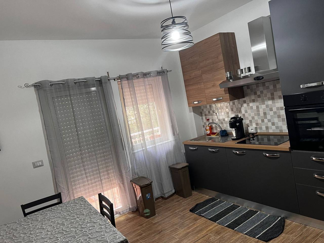 Apartamento entero, Apartamento vacacional "Damilhouse 3" con balcón y Wi-Fi in Mesina, Provincia de Messina