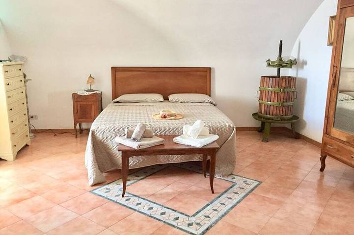 Ganze Wohnung, Die Presse von Casa Rosetta in Vettica Maggiore, Praiano