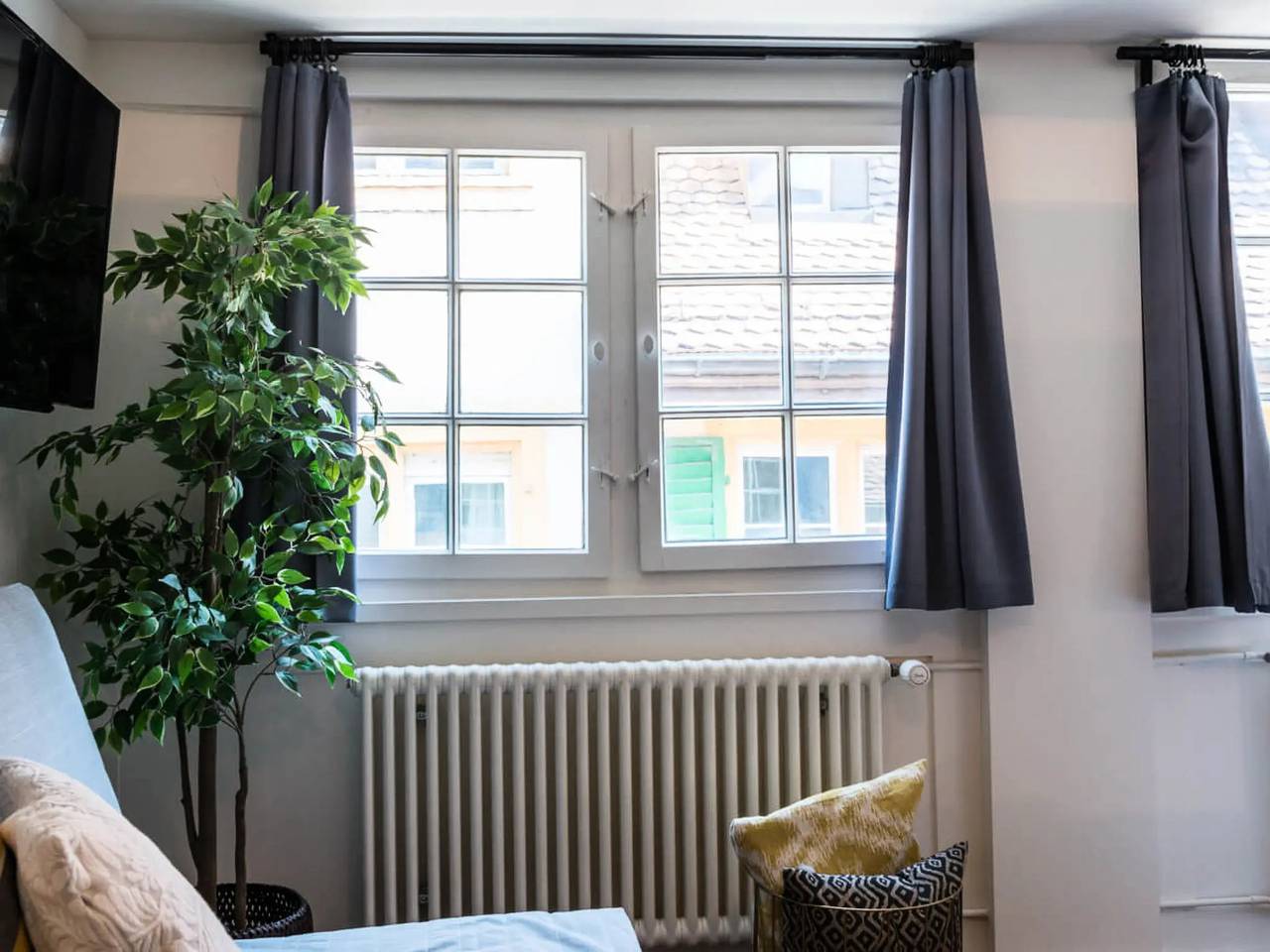 Ganze Wohnung, 1 Ausstellung 3 Personen in Zürich, Bezirk Zürich