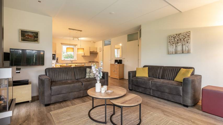 Bungalow für 4 Personen, mit Terrasse und Sauna sowie Balkon/Terrasse in Earnewâld - 3