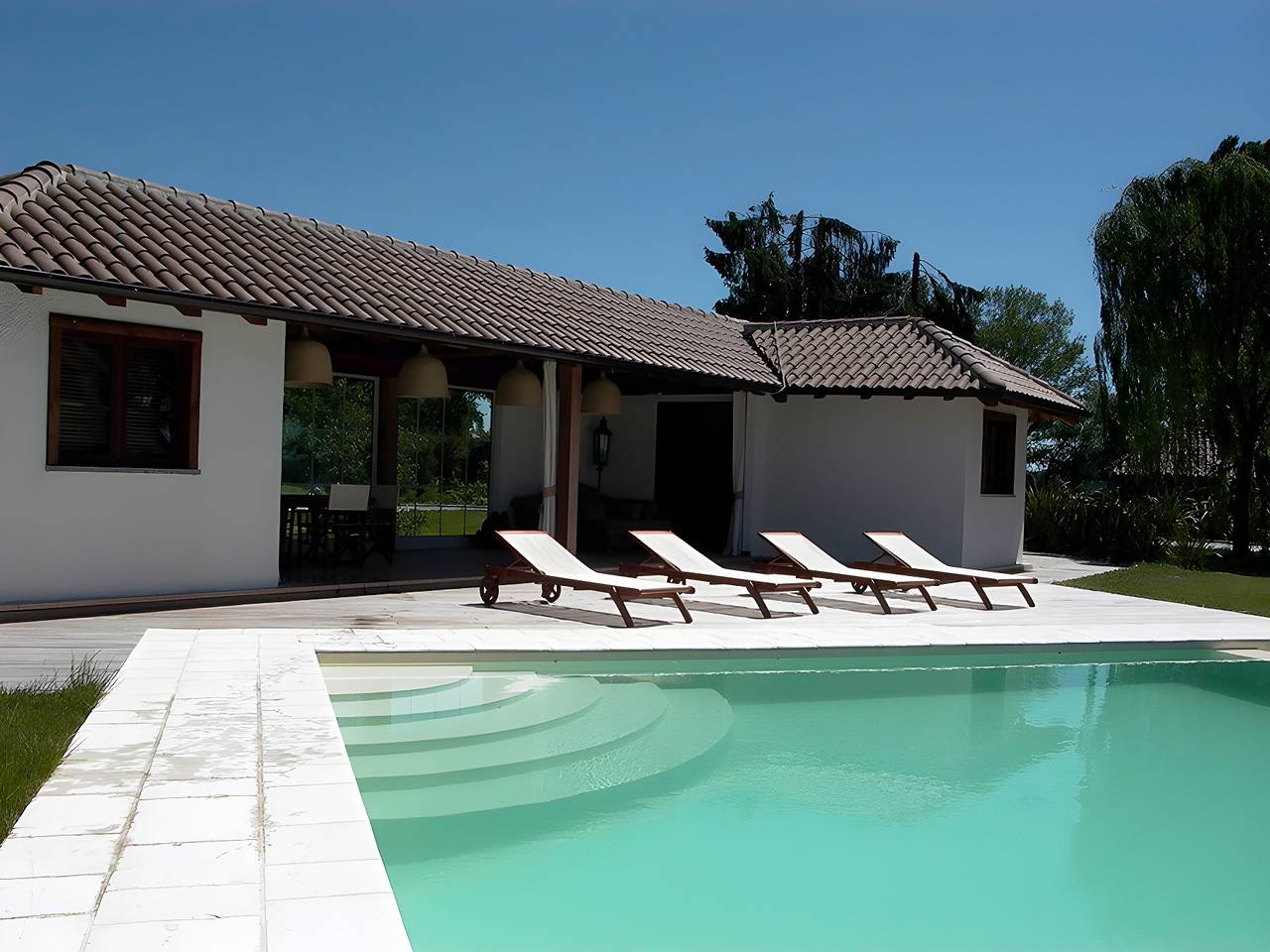Villa per 8 persone con giardino in Lesa, Lago Maggiore (Piemonte)