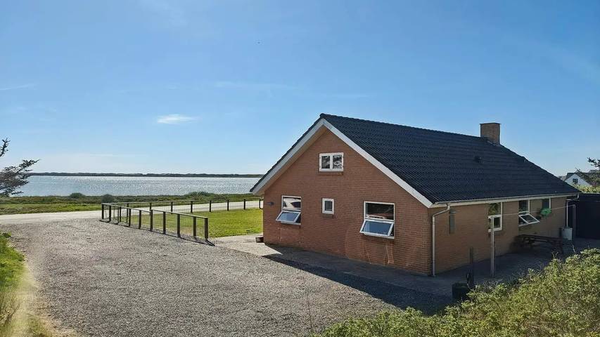 Ferienhaus für 9 Personen, mit Terrasse und Sauna sowie Whirlpool in Agger