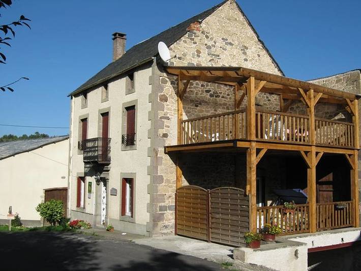 Gîte pour 6 personnes, avec Terrasse et Vue à Saint-Nectaire