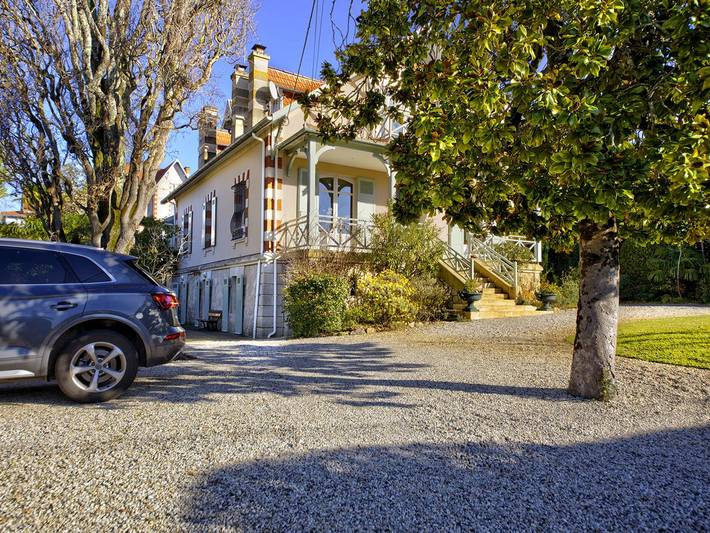 Ganze Wohnung, Gemütliches Apartment in der Winterstadt, nahe Stadtzentrum und Strand, mit Terrasse und Parkplatz! in Arcachon, Arcachon und Umgebung