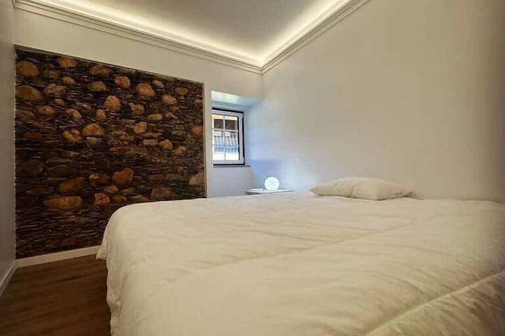 Location de vacances pour 21 personnes, avec balcon ainsi que jardin et piscine dans Janeiro de Cima - 2