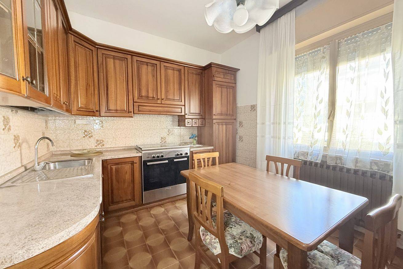 Ganze Wohnung, Se247- Marotta, three-room apartment with equipped courtyard near the sea in Marotta, Mondolfo und Umgebung