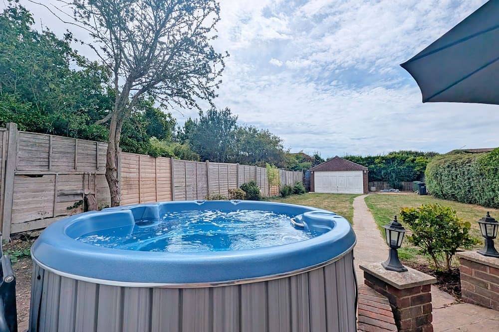 Cottage for 8 People in Hayling Island, Havant