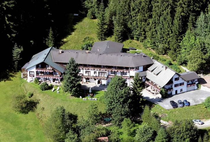 Gästehaus, mit Balkon/Terrasse und Terrasse sowie Garten und Sauna