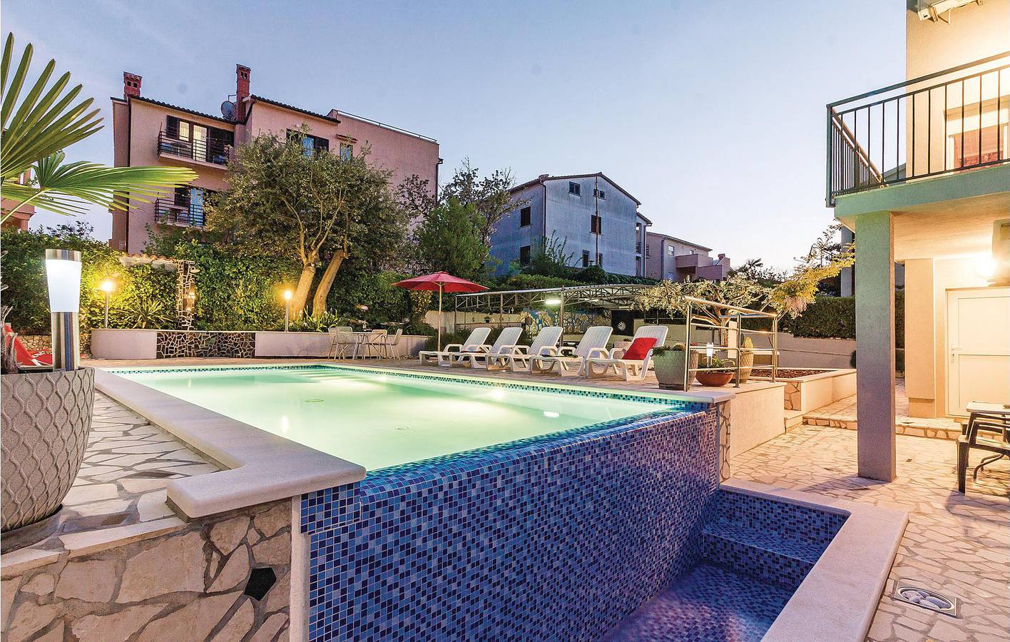 Ganze Ferienwohnung, Gemütliche Ferienwohnung mit Pool, Terrasse und WLAN – nur 1 km vom Strand entfernt! in Banjole, Südküste Istrien