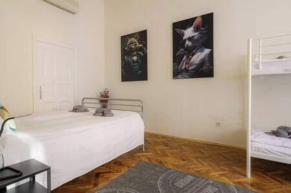 Entire apartment, Imct - Gentleman Apartment Budapest in Budapest, Central Hungary