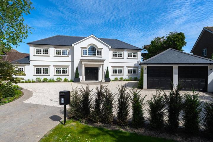 Holiday home for 12 people, with garden and hot tub in Rustington