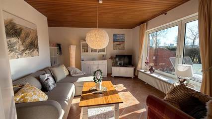 Bungalow für 4 Personen in Alkersum, Nordseeküste, Bild 1