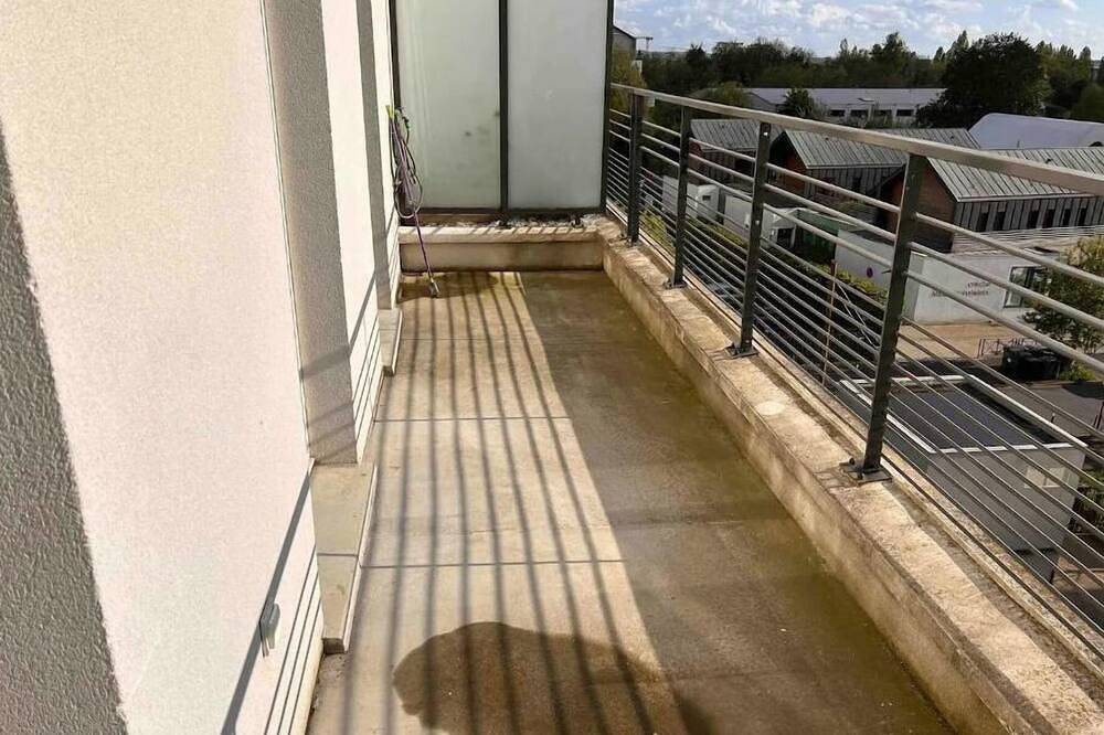 Entire apartment, Grand Studio de 37m2 Avec Terrasse de 12m2 in Villeneuve-le-Roi, Val-de-Marne