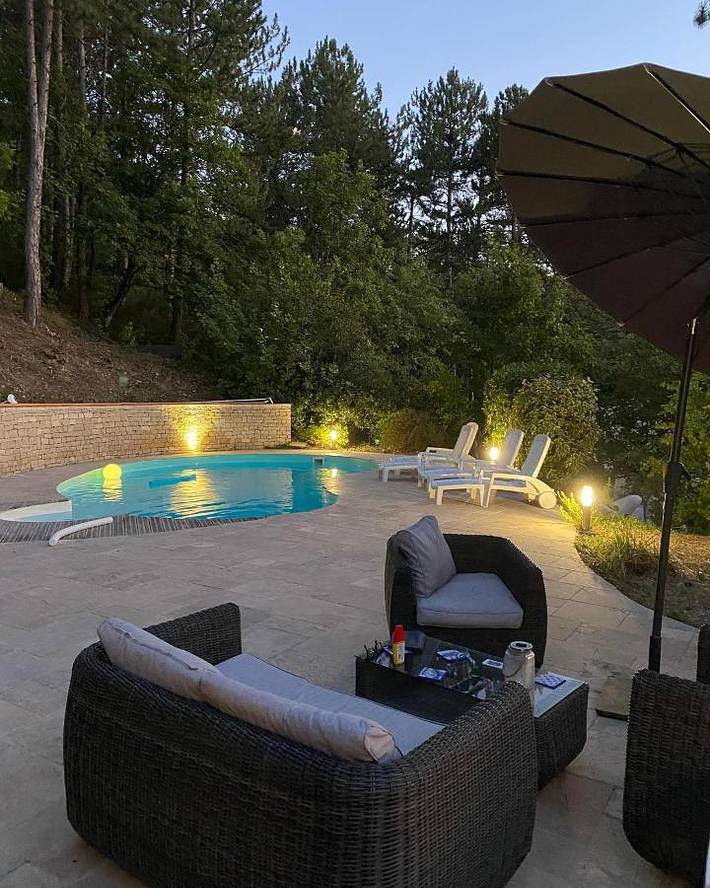 Villa pour 8 personnes, avec piscine ainsi que vue et jardin