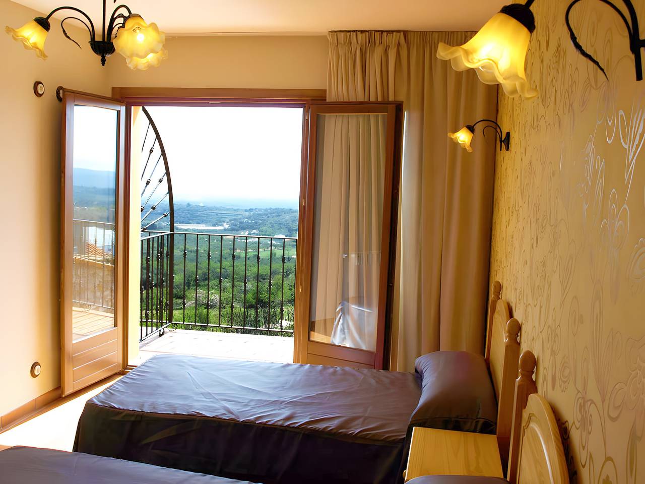 Casa rural 'Joan' con vistas a la montaña, Wi-Fi y aire acondicionado in Marina Rossell, Parc Natural de la Tinença de Benifassà