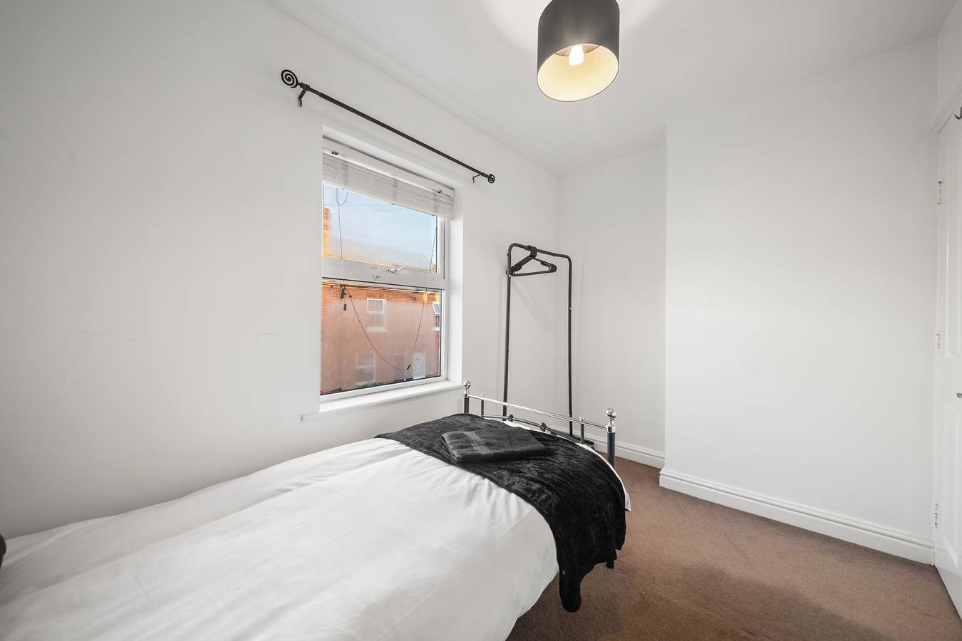 Contractor 3-Bed Long-Stay Discounts & Parking in Reading, Berkshire