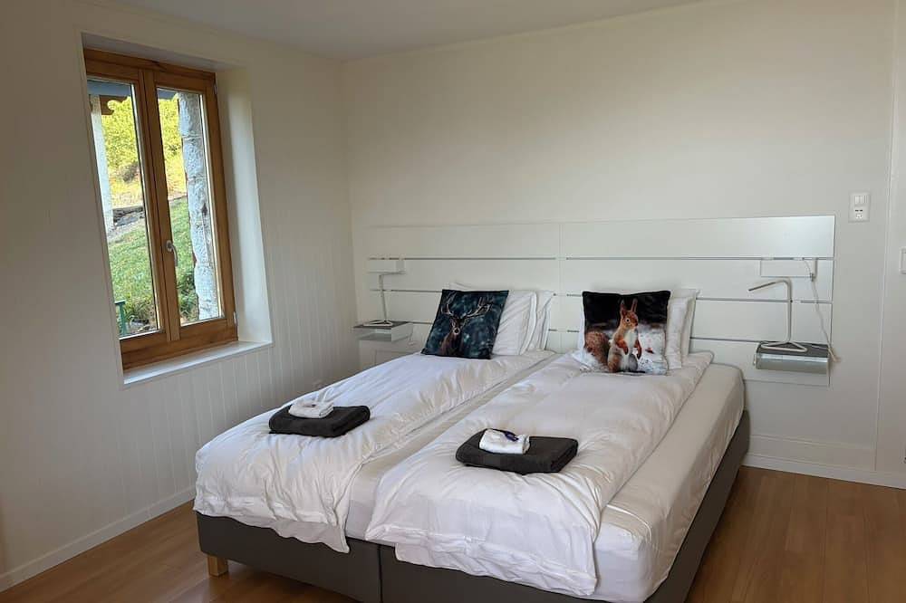 Appartement entier, Dreamy mountain chalet, with nature & views,  2-bedroom apartment in Leysin in Leysin, Alpes Vaudoises