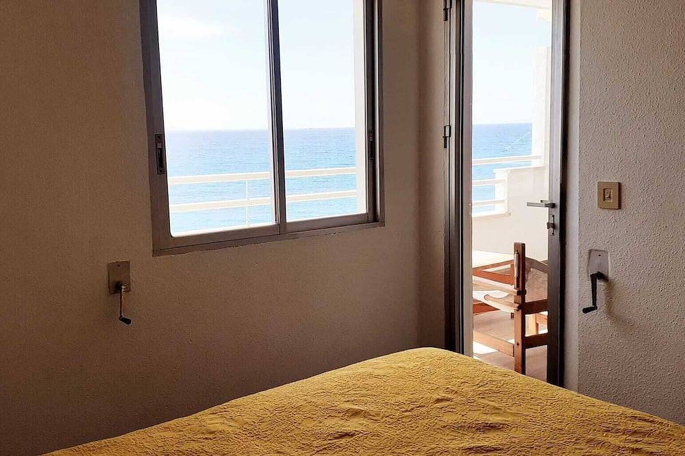 Ganze Wohnung, Apartment in front of the beach and with free parking in the same building. in Altea Dorf, Altea