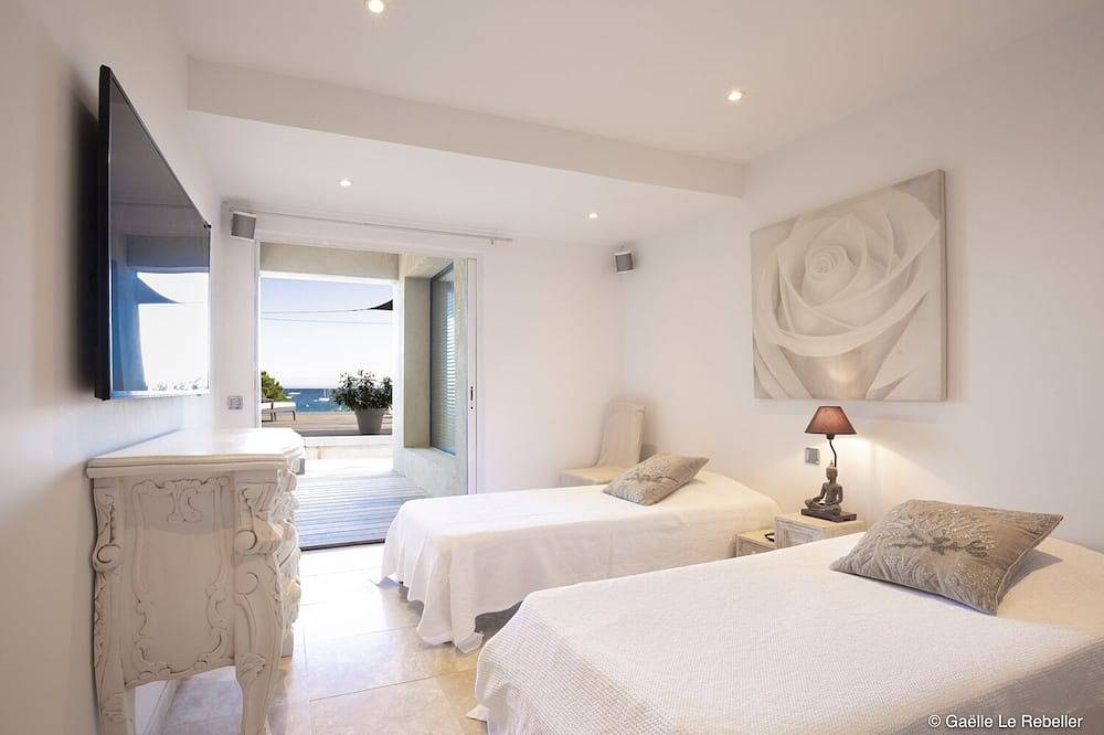 Villa Füße im Wasser in l'Escalet, Ramatuelle