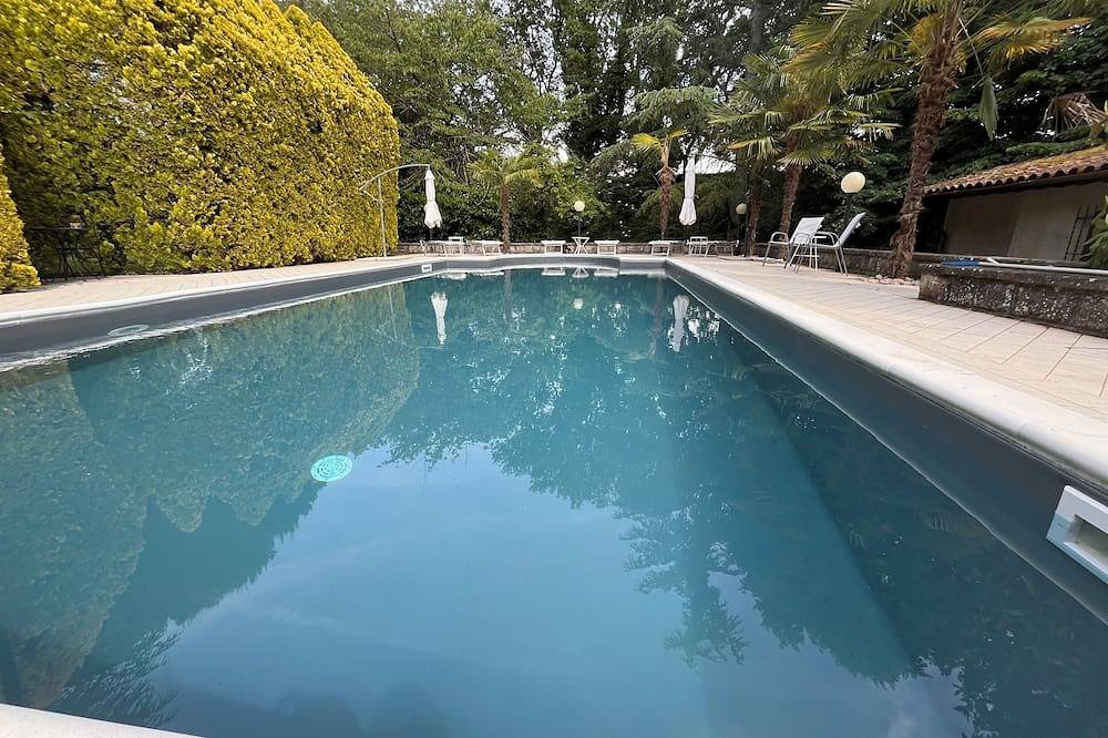 Villa ancienne avec piscine et parc en toute intimité in Tuoro sul Trasimeno, Lac Trasimène