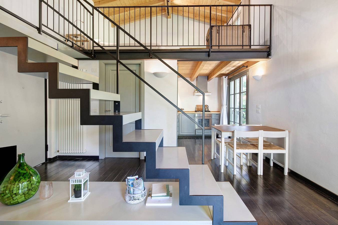 Monolocale intero, Casa vacanze "La Casetta Nel Bosco" con terrazza privata e Wi-Fi in Toscolano-Maderno, Prealpi Gardesane