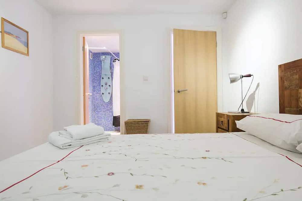 5 Bedroom villa split into 2 apartments in Almayate, Vélez-Málaga