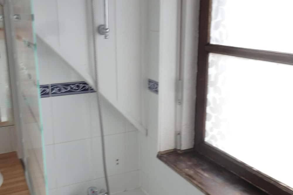 Apartamento entero, Apartamento Thonon muy cerca del centro de Spa con aparcamiento privado in Thonon-les-Bains, Thonon-les-Bains region