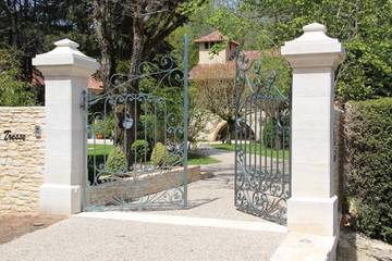 Gîte pour 4 personnes, avec jardin ainsi que piscine et terrasse à Saint-Médard