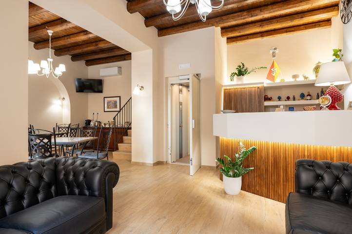 Værelse for 2 personer med balkon in Caccamo, Palermo Provinsen