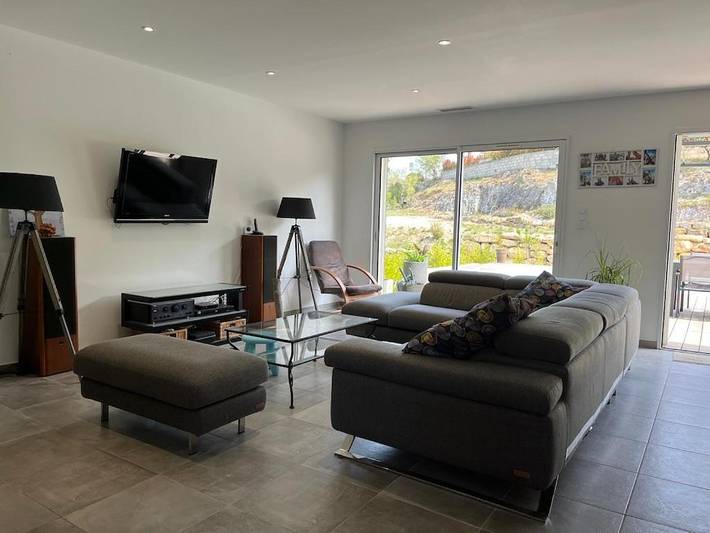 Location de vacances pour 8 personnes, avec vue et piscine ainsi que terrasse et jardin à Saint-Jean-de-Cuculles - 4