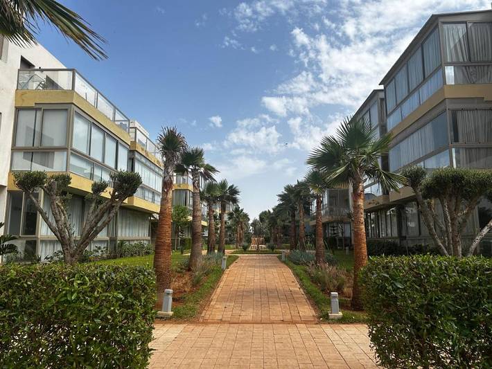 Apartamento de vacaciones para 4 personas, con piscina para niños y piscina además de vistas y jardín - 1