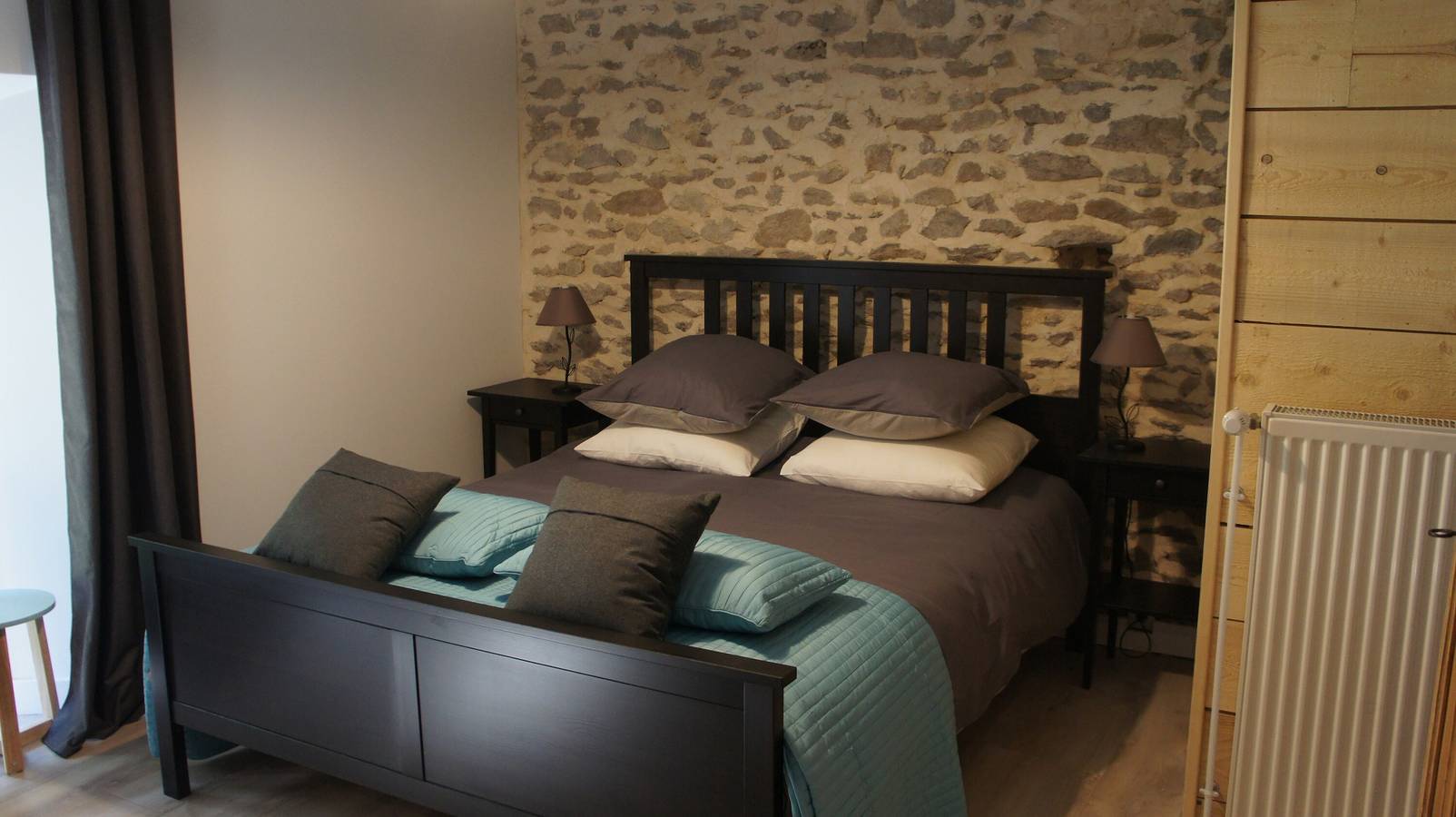 Chambre d’hôtes « La Trouverie - Chambre 3 » avec terrasse, jardin communs et Wi-Fi in Laqueuille, Parc naturel régional des Volcans d'Auvergne