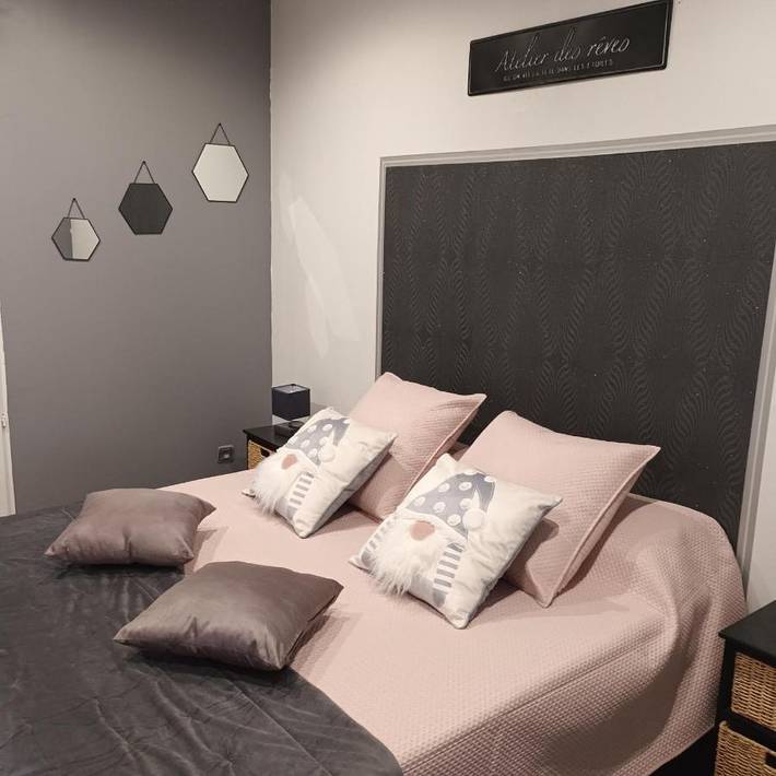 Location de vacances pour 2 personnes, avec jardin et jacuzzi ainsi que terrasse et piscine à Le Rove - 2