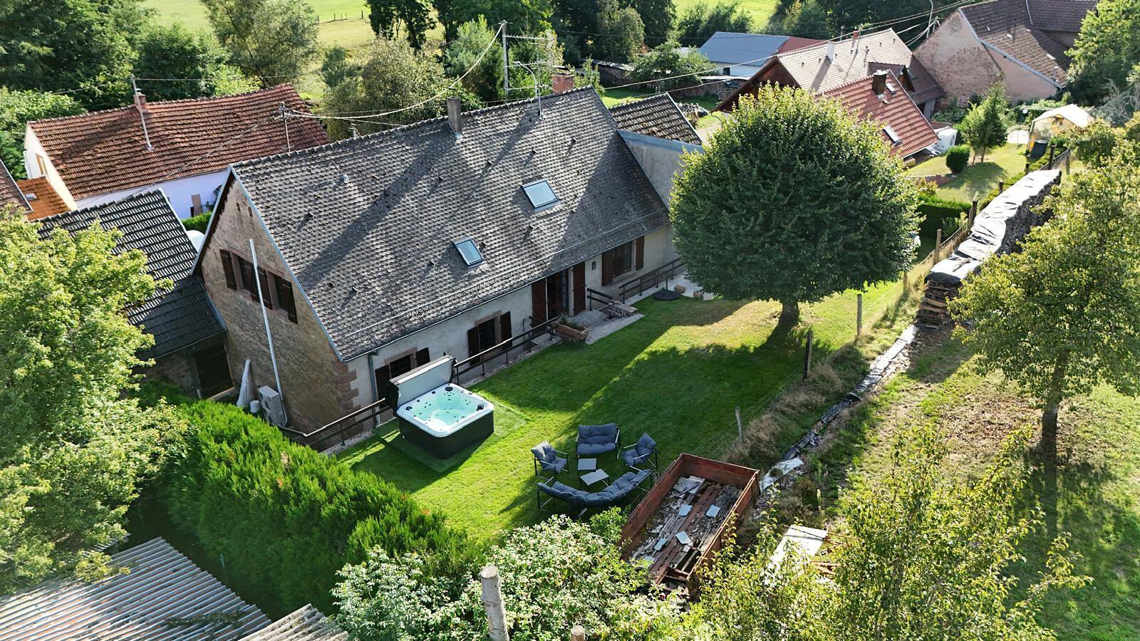 Holiday Home 'La Buissonnière' with Private Terrace, Private Garden and Wi-Fi in Erckartswiller, Saverne region