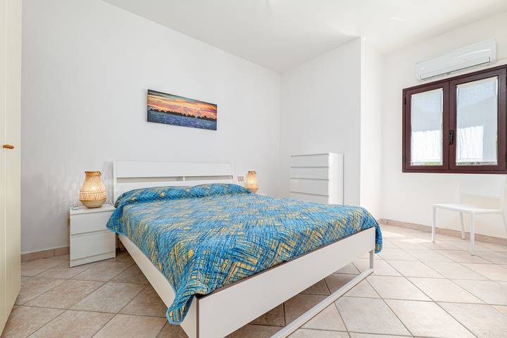 Villetta Eva: Holiday Home with Private Terrace, Garden and Air Conditioning in Lu Lioni, San Teodoro