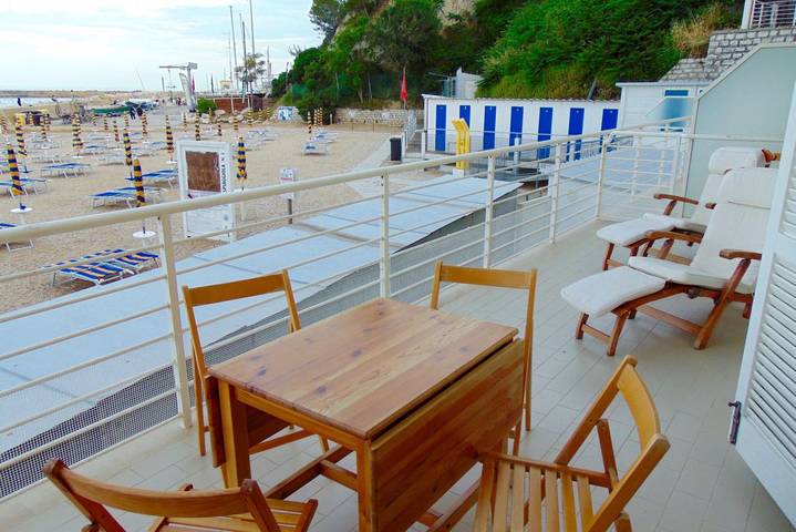 Appartement entier, N226 - Numana, wonderful two-room apartment facing the sea in La Spiaggiola (Numana), Numana