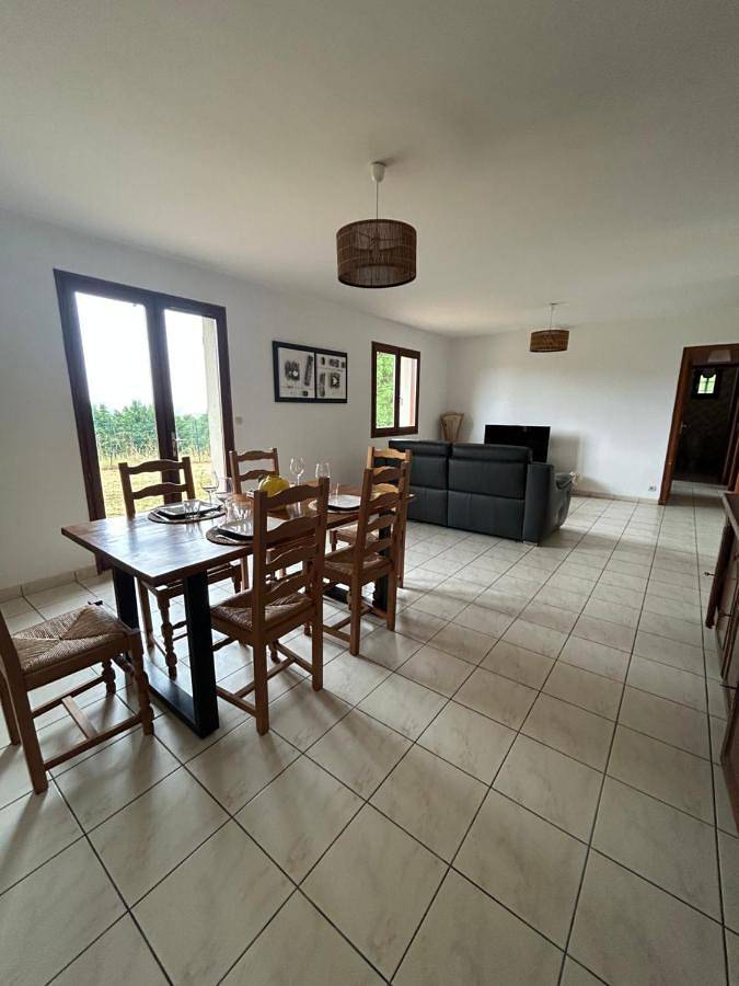 Location de vacances pour 6 personnes, avec jardin et vue, animaux acceptés à Azerat - 4