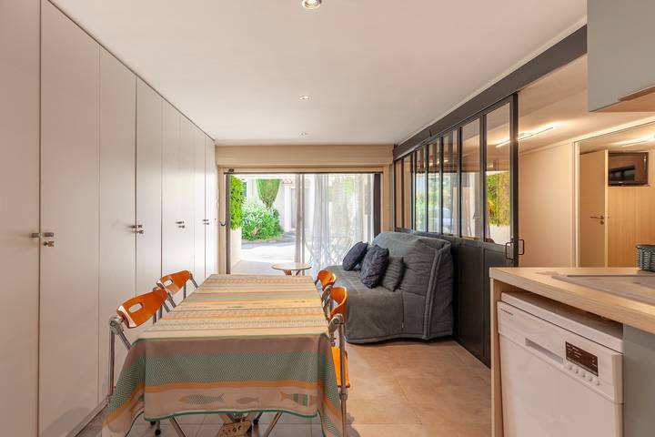 Appartamento intero, Appartamento 'Hanou - 4 Personnes' con terrazza privata in Bandol, Costa mediterranea (Francia)