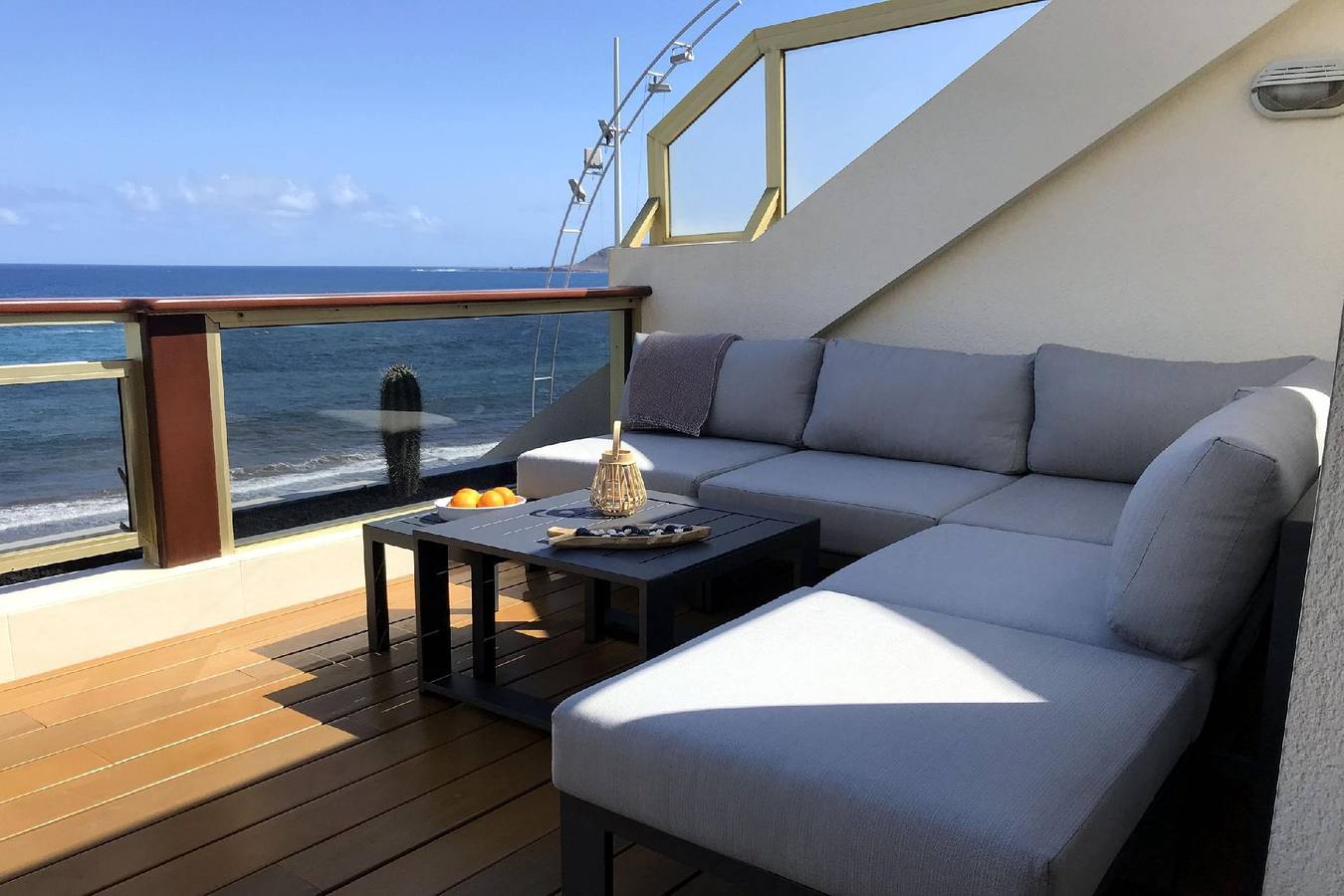 Entire holiday apartment, Beautiful holiday flat right on the beach in Las Palmas de Gran Canaria Centre, Las Palmas de Gran Canaria