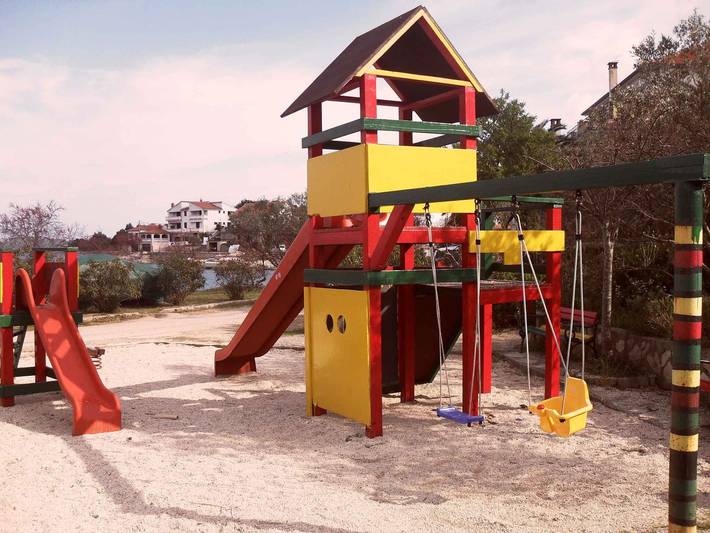 Location de vacances pour 9 personnes, avec jardin, animaux acceptés à Sali - 2