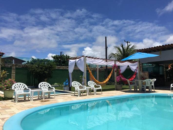 Alojamiento y desayuno para 4 personas, con terraza además de jardín y piscina - 1
