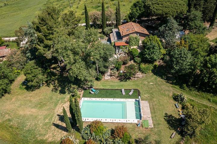 Casa vacanza per 10 persone, con Balcone e Terrazza nonché Giardino e Piscina a Manciano