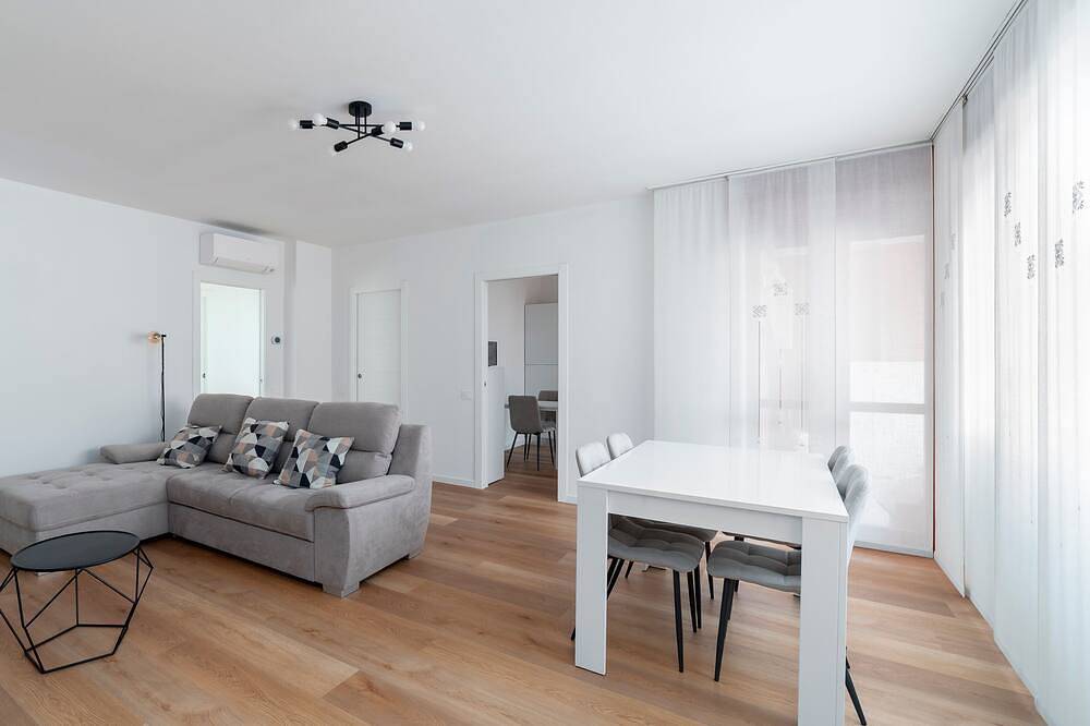 Apartamento entero, The Right House, Modern and Spacious Three-room Apartment Near Policlinico Monza in Monza, Brianza