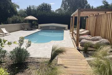 Gîte pour 4 personnes, avec jardin et terrasse à Lurs