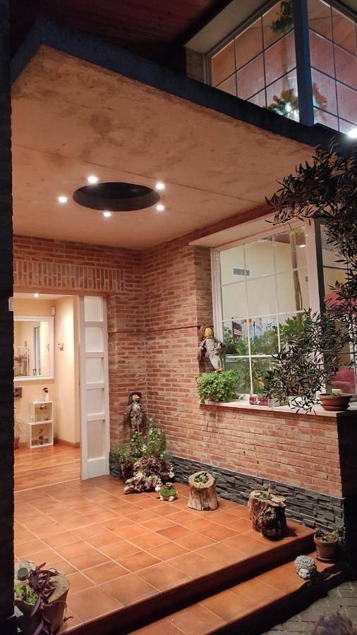 Casa de vacaciones para 10 personas, con jardín además de vistas y piscina, Se admiten mascotas en Aragón - 4