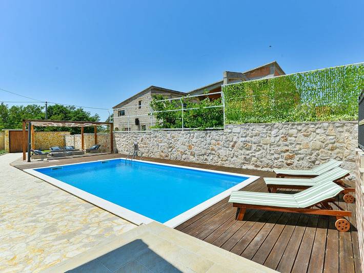 Ferienhaus für 12 Personen, mit Garten und Pool