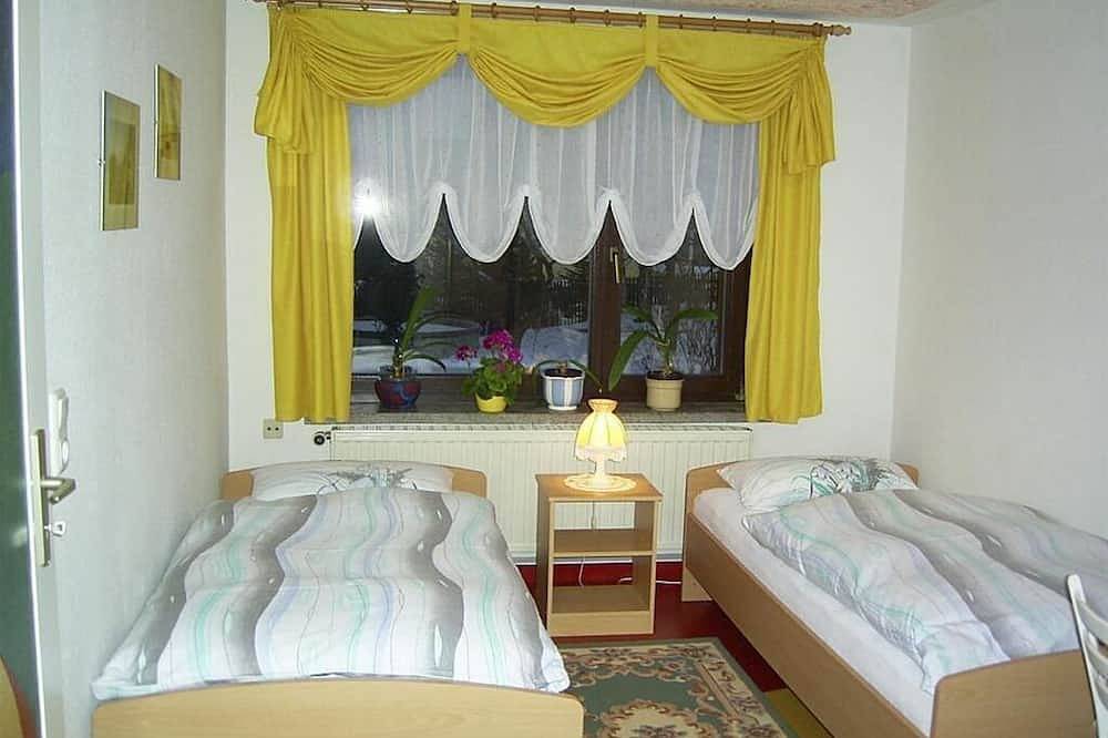 Ganze Wohnung, Ferienwohnung mit 2 Schlafräumen - Gästezimmer & Ferienwohnung Kapp in Auerbach, Chemnitz und Umgebung