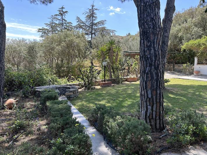 Villa per 8 persone, con giardino e balcone a Torre delle Stelle