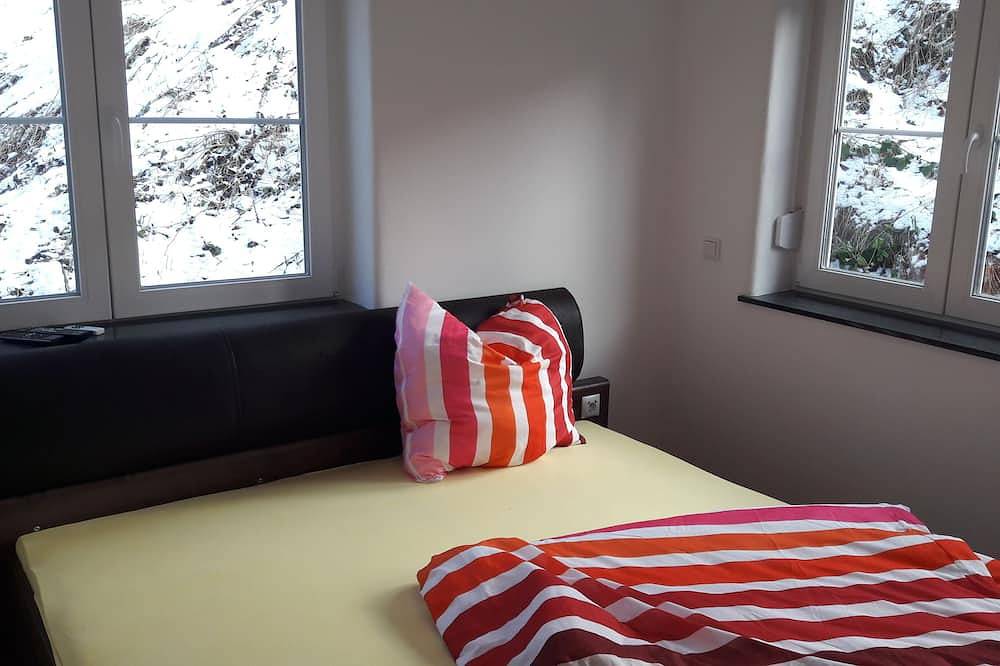 Ferienhaus Quellenhain mit 5 Schlafzimmern, 2 Badezimmer,  3 Terrassen, Garten in Reichshof, Oberbergischer Kreis
