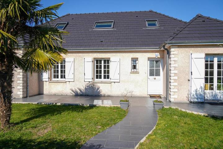Chambre d’hôte pour 6 personnes, avec Terrasse et Jardin à Sully-sur-Loire